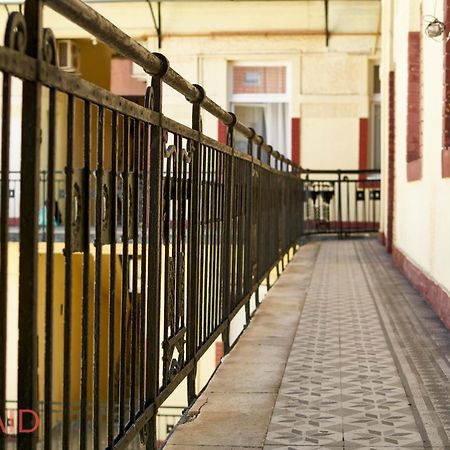 A13 Apartments - Budapest - Hostaid Bilik gambar