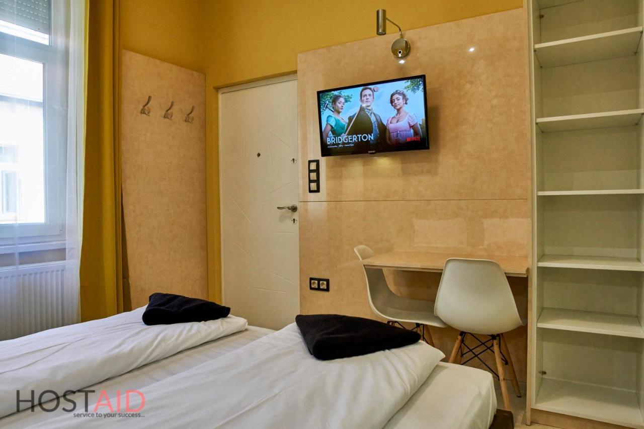 A13 Apartments - Budapest - Hostaid Luaran gambar